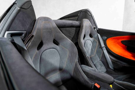 McLaren 600LT SPIDER. FULL MSH. WARRANTY. CARBON FIBRE EXT PACK. CERAMIC BRAKES. LIFT 21