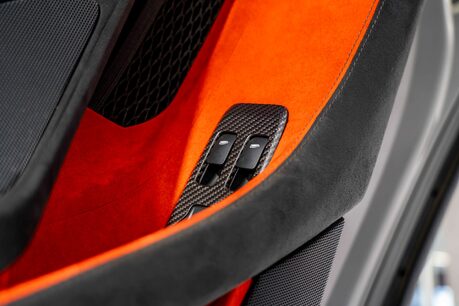 McLaren 600LT SPIDER. FULL MSH. WARRANTY. CARBON FIBRE EXT PACK. CERAMIC BRAKES. LIFT 27