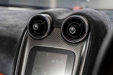 McLaren 600LT SPIDER. FULL MSH. WARRANTY. CARBON FIBRE EXT PACK. CERAMIC BRAKES. LIFT 42