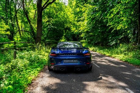 Porsche Cayman GT4 WARRANTY. FULL PSH. 18-WAY ELECTRIC SEATS. CARBON INTERIOR. BOSE 5