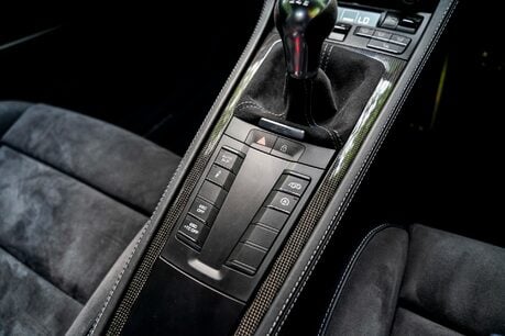 Porsche Cayman GT4 WARRANTY. FULL PSH. 18-WAY ELECTRIC SEATS. CARBON INTERIOR. BOSE 12