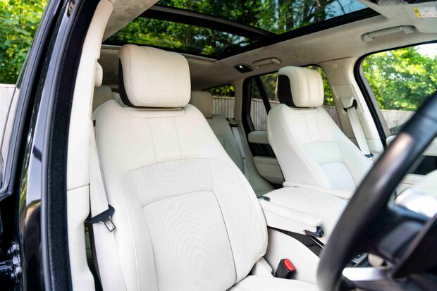 Land Rover Range Rover SDV6 WESTMINSTER EDITION. BLACK PACK. 22S. OPENING PANORAMIC ROOF 3