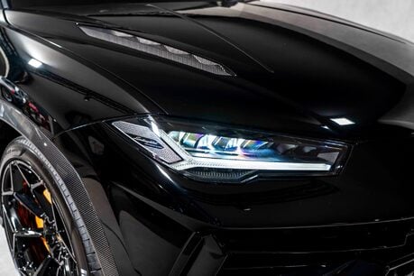 Lamborghini Urus V8 PERFORMANTE. FULL PPF. PANORAMIC ROOF. HEATED, COOLED & MASSAGE SEATS. 22