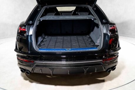 Lamborghini Urus V8 PERFORMANTE. FULL PPF. PANORAMIC ROOF. HEATED, COOLED & MASSAGE SEATS. 60
