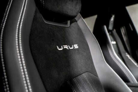 Lamborghini Urus V8 PERFORMANTE. FULL PPF. PANORAMIC ROOF. HEATED, COOLED & MASSAGE SEATS. 16