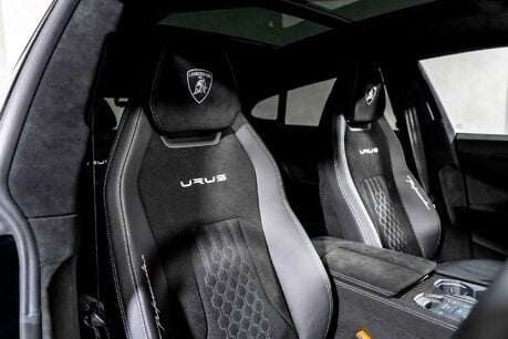 Lamborghini Urus V8 PERFORMANTE. FULL PPF. PANORAMIC ROOF. HEATED, COOLED & MASSAGE SEATS. 14