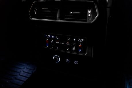 Lamborghini Urus V8 PERFORMANTE. FULL PPF. PANORAMIC ROOF. HEATED, COOLED & MASSAGE SEATS. 59