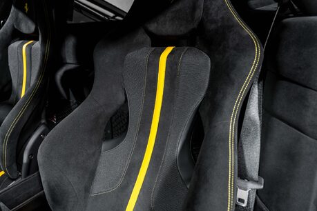 Ferrari 488 Pista FULL FSH. CARBON FIBRE INT & PACK. HISTORIC PAINTWORK. 7