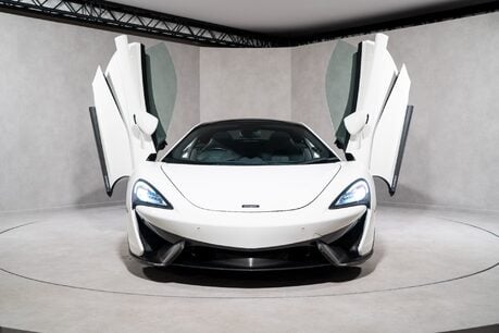 McLaren 570GT V8 SSG. GLASS PANORAMIC ROOF. LIFT SYSTEM. HEATED SEATS. REAR CAMERA. 9