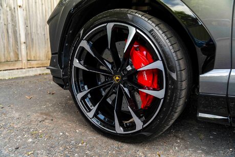 Lamborghini Urus V8 S. HEATED, COOLED & MASSAGE SEATS. PANORAMIC ROOF. B&O. TOPAZ FRONT PPF. 4