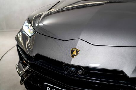 Lamborghini Urus V8 S. HEATED, COOLED & MASSAGE SEATS. PANORAMIC ROOF. B&O. TOPAZ FRONT PPF. 21