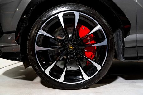 Lamborghini Urus V8 S. HEATED, COOLED & MASSAGE SEATS. PANORAMIC ROOF. B&O. TOPAZ FRONT PPF. 9
