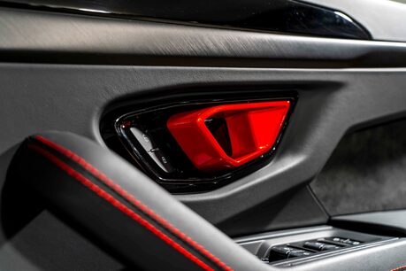 Lamborghini Urus V8 S. HEATED, COOLED & MASSAGE SEATS. PANORAMIC ROOF. B&O. TOPAZ FRONT PPF. 46