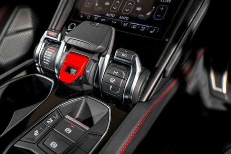 Lamborghini Urus V8 S. HEATED, COOLED & MASSAGE SEATS. PANORAMIC ROOF. B&O. TOPAZ FRONT PPF. 30