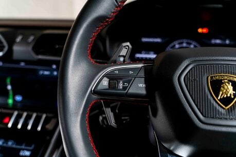 Lamborghini Urus V8 S. HEATED, COOLED & MASSAGE SEATS. PANORAMIC ROOF. B&O. TOPAZ FRONT PPF. 37