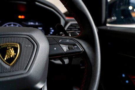 Lamborghini Urus V8 S. HEATED, COOLED & MASSAGE SEATS. PANORAMIC ROOF. B&O. TOPAZ FRONT PPF. 38
