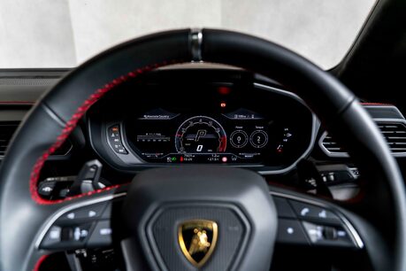 Lamborghini Urus V8 S. HEATED, COOLED & MASSAGE SEATS. PANORAMIC ROOF. B&O. TOPAZ FRONT PPF. 36