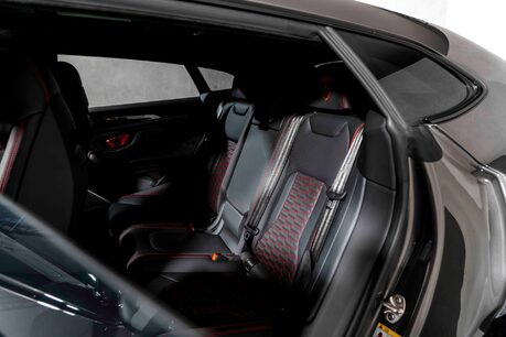 Lamborghini Urus V8 S. HEATED, COOLED & MASSAGE SEATS. PANORAMIC ROOF. B&O. TOPAZ FRONT PPF. 20