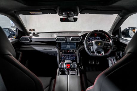 Lamborghini Urus V8 S. HEATED, COOLED & MASSAGE SEATS. PANORAMIC ROOF. B&O. TOPAZ FRONT PPF. 12