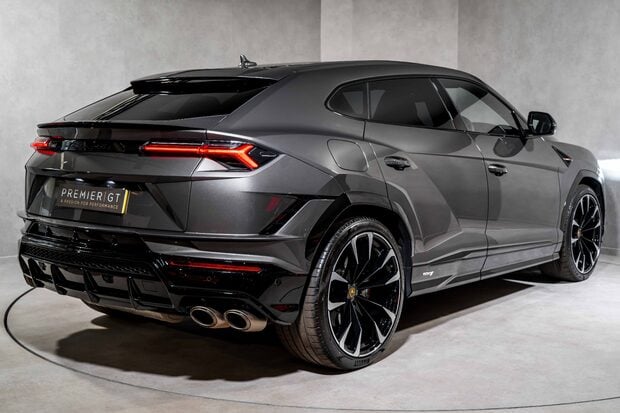 Lamborghini Urus V8 S. HEATED, COOLED & MASSAGE SEATS. PANORAMIC ROOF. B&O. TOPAZ FRONT PPF. 3