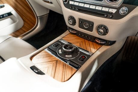 Rolls-Royce Wraith V12. VOSSEN WHEELS. GLASS PANORAMIC ROOF. MASSAGE SEATS. 25