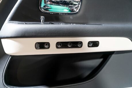Rolls-Royce Spectre SHOOTING STAR STARLIGHT. MASSAGE, HEATED & COOLED SEATS. BESPOKE INTERIOR 34