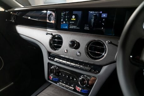 Rolls-Royce Spectre SHOOTING STAR STARLIGHT. MASSAGE, HEATED & COOLED SEATS. BESPOKE INTERIOR 39
