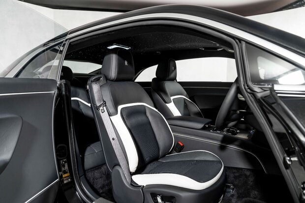 Rolls-Royce Spectre SHOOTING STAR STARLIGHT. MASSAGE, HEATED & COOLED SEATS. BESPOKE INTERIOR 2