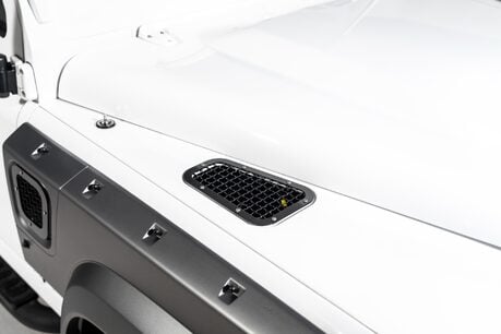 Land Rover Defender CHELSEA TRUCK CO 'WIDE TRACK BODY KIT' KHAN CONVERSION. APPLE CARPLAY 40