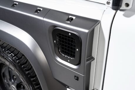 Land Rover Defender CHELSEA TRUCK CO 'WIDE TRACK BODY KIT' KHAN CONVERSION. APPLE CARPLAY 37