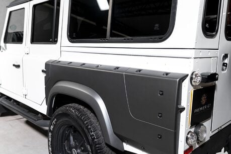 Land Rover Defender CHELSEA TRUCK CO 'WIDE TRACK BODY KIT' KHAN CONVERSION. APPLE CARPLAY 39