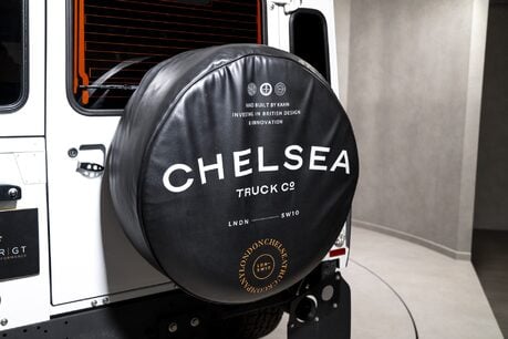 Land Rover Defender CHELSEA TRUCK CO 'WIDE TRACK BODY KIT' KHAN CONVERSION. APPLE CARPLAY 13