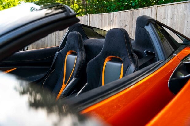 McLaren 720S WARRANTY. FULL MSH. ELITE PAINTWORK. CARBON EXTERIOR UPGRADE PACK 1. LIFT. 3