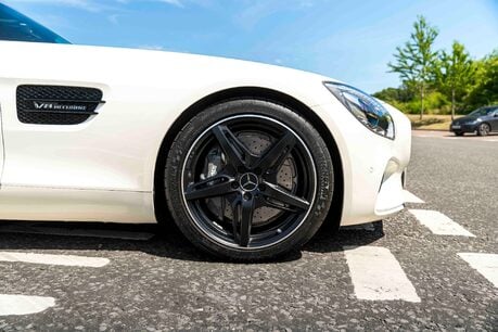 Mercedes-Benz Amg GT PREMIUM. MERCEDES WARRANTY. FULL MSH. HEATED SEATS. BURMESTER. PANO ROOF. 3