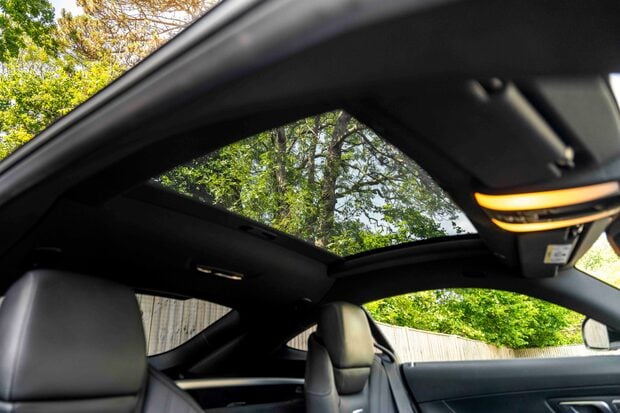 Mercedes-Benz Amg GT PREMIUM. MERCEDES WARRANTY. FULL MSH. HEATED SEATS. BURMESTER. PANO ROOF. 5