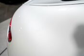 Mercedes-Benz Amg GT PREMIUM. MERCEDES WARRANTY. FULL MSH. DESIGNO PAINT. BURMESTER. PANO ROOF. 27