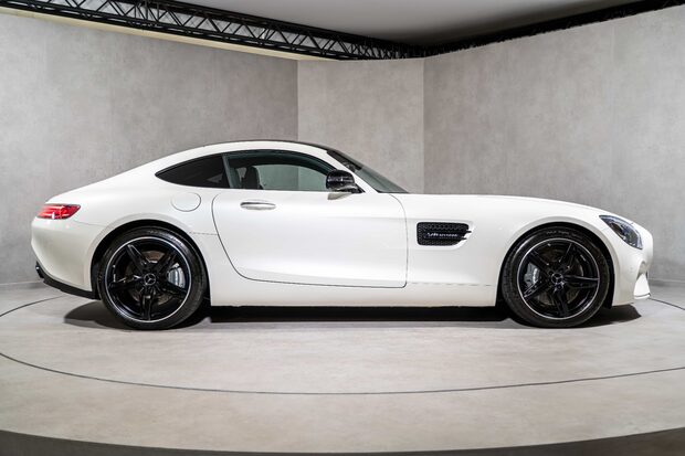 Mercedes-Benz Amg GT PREMIUM. MERCEDES WARRANTY. FULL MSH. DESIGNO PAINT. BURMESTER. PANO ROOF. 4
