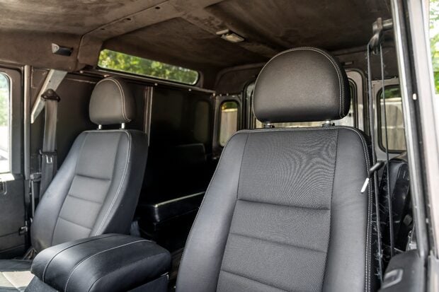 Land Rover Defender 90 TD HARD TOP XS. JUST SERVICED. SAWTOOTH ALLOYS. HARD TOP. 2