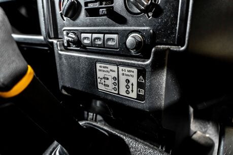 Land Rover Defender 90 TD HARD TOP XS. JUST SERVICED. SAWTOOTH ALLOYS. HARD TOP. 41