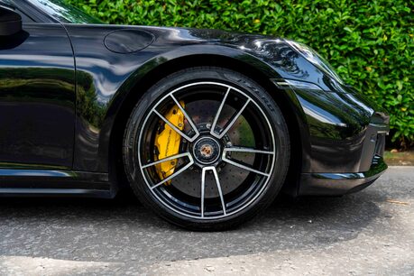 Porsche 911 TURBO S PDK. SPORTS CHRONO. HEATED & VENTILATED SEATS. PCCBS. SPORT EXHAUST 5