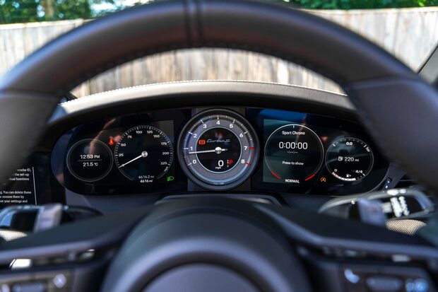 Porsche 911 TURBO S PDK. SPORTS CHRONO. HEATED & VENTILATED SEATS. PCCBS. SPORT EXHAUST 2
