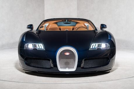Bugatti Veyron GRAND SPORT. SERVICE PACK. EX BUGATTI DISPLAY CAR. OUTSTANDING PROVENANCE. 2