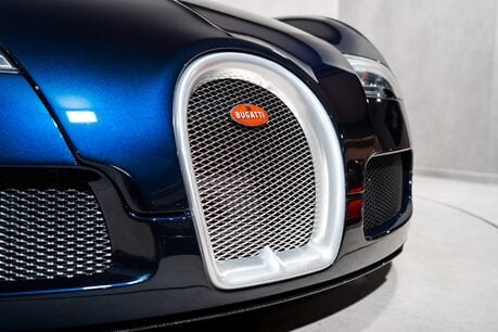 Bugatti Veyron GRAND SPORT. SERVICE PACK. EX BUGATTI DISPLAY CAR. OUTSTANDING PROVENANCE. 30