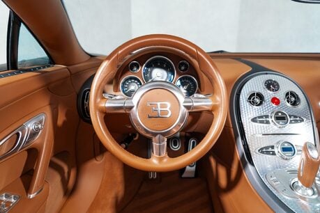 Bugatti Veyron GRAND SPORT. SERVICE PACK. EX BUGATTI DISPLAY CAR. OUTSTANDING PROVENANCE. 26