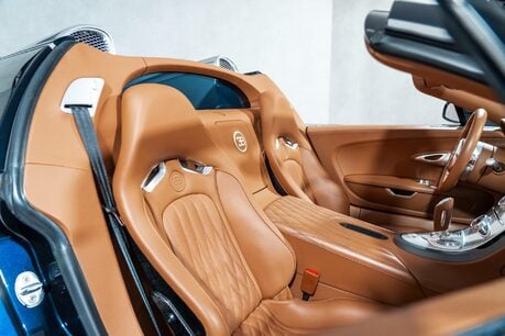 Bugatti Veyron GRAND SPORT. SERVICE PACK. EX BUGATTI DISPLAY CAR. OUTSTANDING PROVENANCE. 20