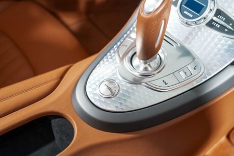 Bugatti Veyron GRAND SPORT. SERVICE PACK. EX BUGATTI DISPLAY CAR. OUTSTANDING PROVENANCE. 67