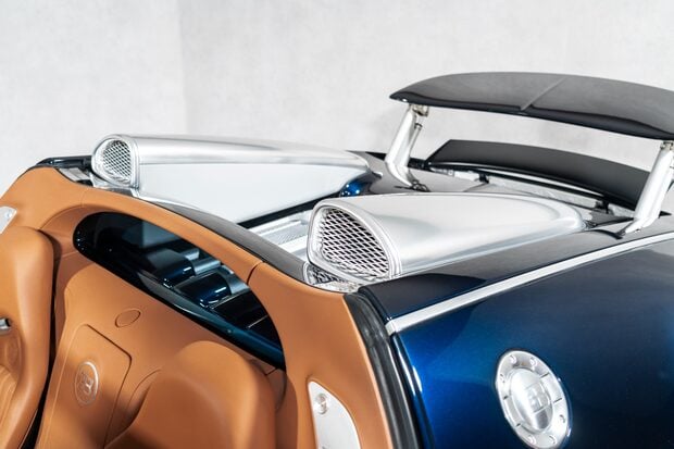 Bugatti Veyron GRAND SPORT. SERVICE PACK. EX BUGATTI DISPLAY CAR. OUTSTANDING PROVENANCE. 5
