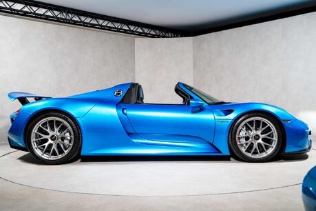 Porsche 918 Spyder ONE OF ONE SPECIFICATION. 2 OWNER UK SUPPLIED CAR. IMPECCABLE HISTORY. 7