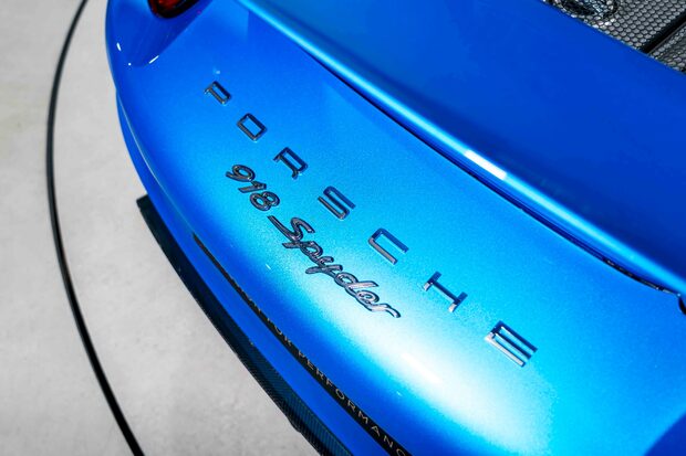 Porsche 918 Spyder ONE OF ONE SPECIFICATION. 2 OWNER UK SUPPLIED CAR. IMPECCABLE HISTORY. 5