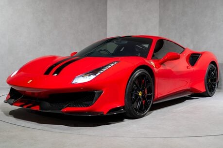 Ferrari 488 Pista FULL FSH. CARBON FIBRE INT & PACK. LIFT. TWO-TONE LIVERY. 3